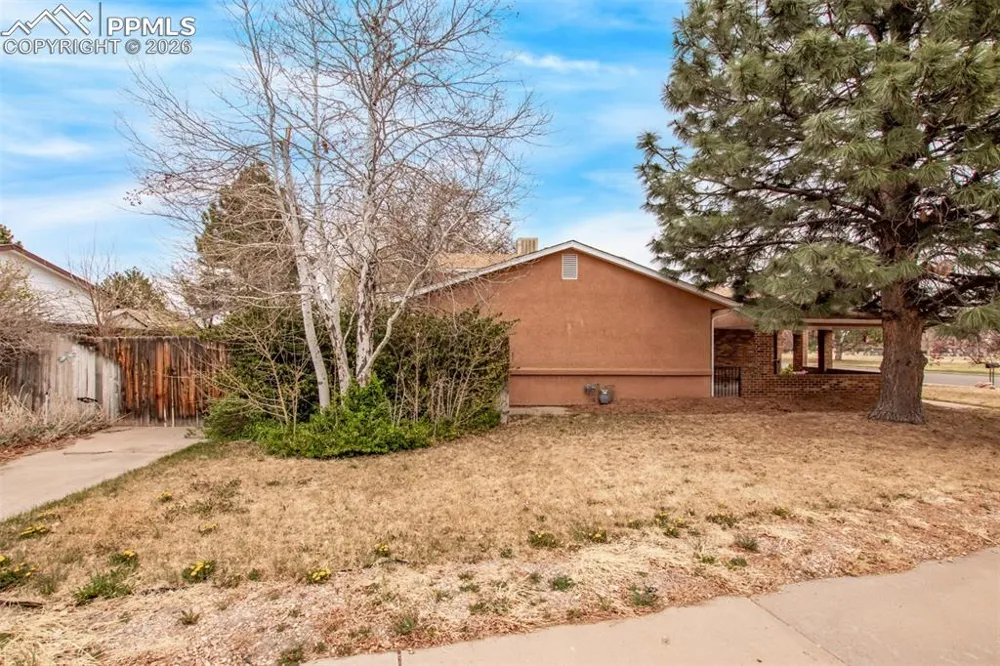 95 Regency Boulevard Pueblo, CO 81005