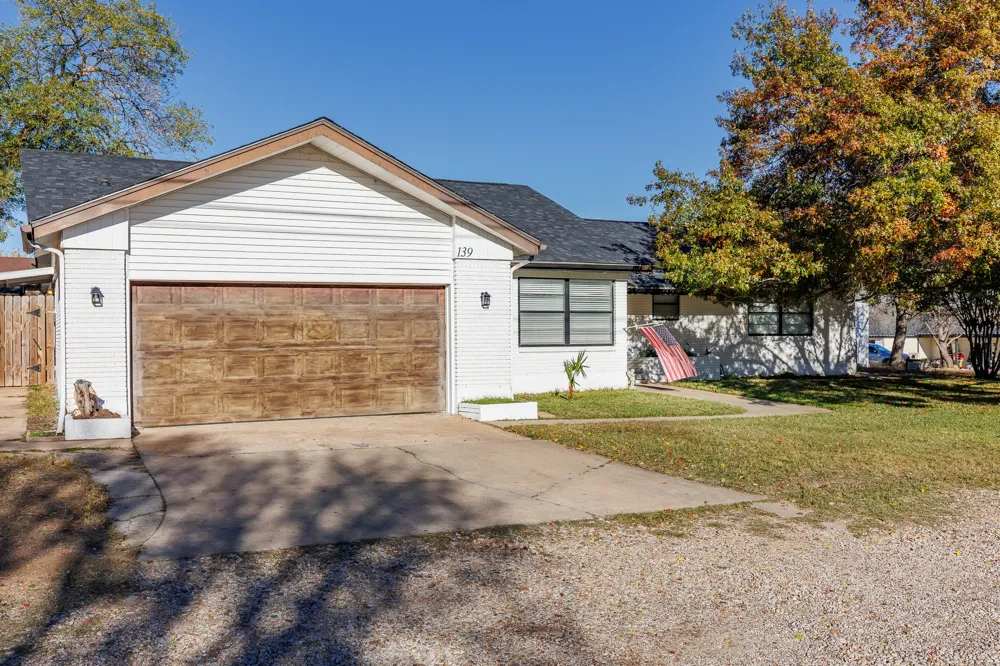 139 E Cottonwood Drive Granite Shoals, TX 78654