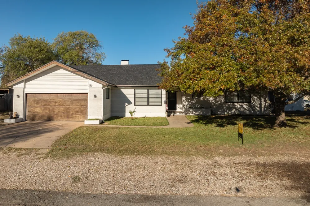 139 E Cottonwood Drive Granite Shoals, TX 78654