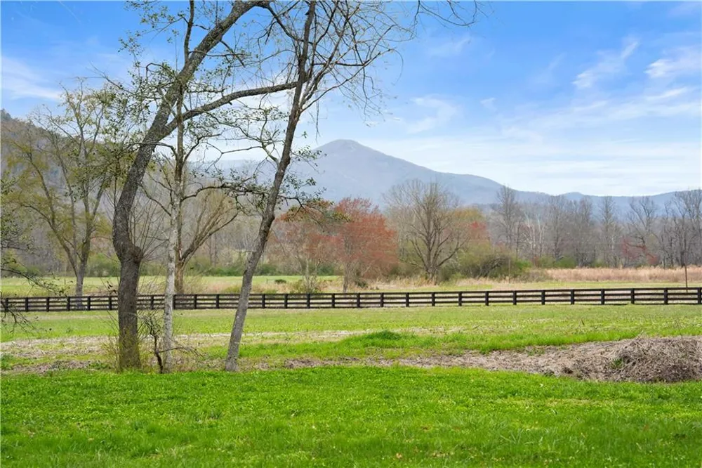 605 Lynch Mountain Road Sautee Nacoochee, GA 30571
