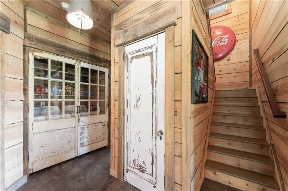 605 Lynch Mountain Road Sautee Nacoochee, GA 30571