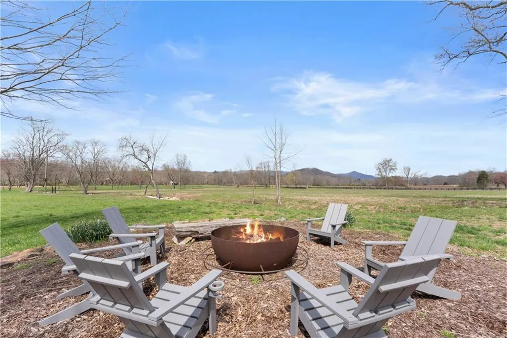 605 Lynch Mountain Road Sautee Nacoochee, GA 30571