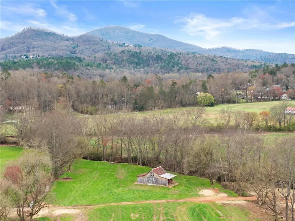 605 Lynch Mountain Road Sautee Nacoochee, GA 30571