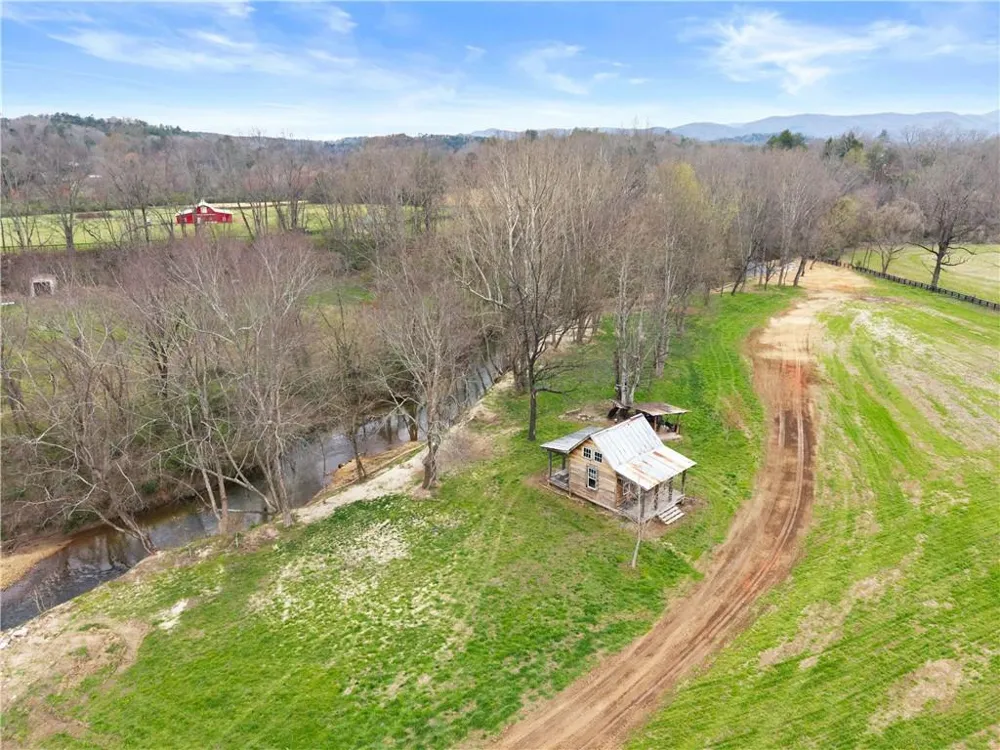 605 Lynch Mountain Road Sautee Nacoochee, GA 30571