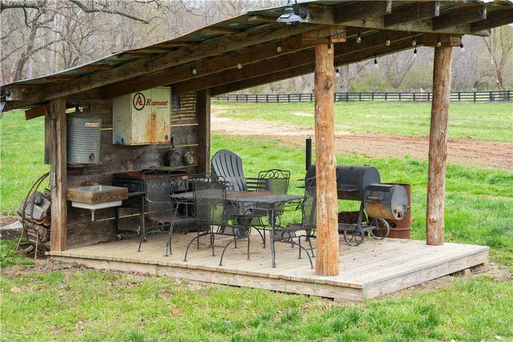 605 Lynch Mountain Road Sautee Nacoochee, GA 30571