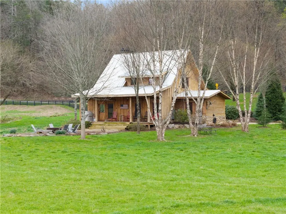 605 Lynch Mountain Road Sautee Nacoochee, GA 30571