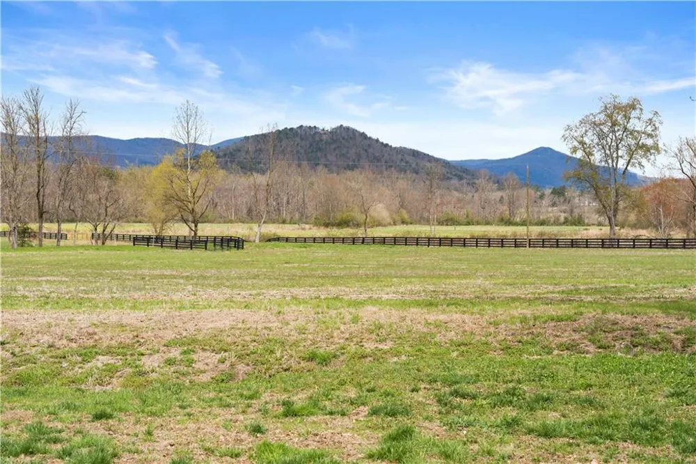 605 Lynch Mountain Road Sautee Nacoochee, GA 30571
