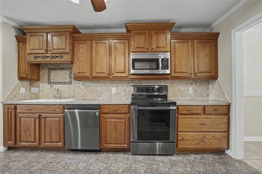 122 Lakeview Drive Mannford, OK 74044