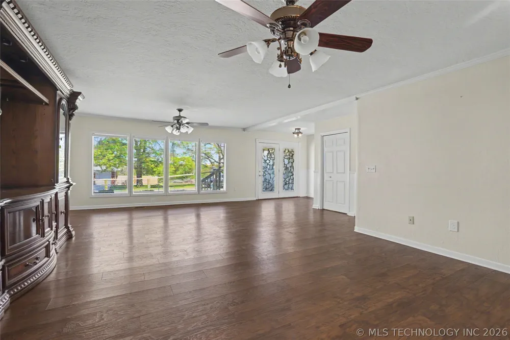 122 Lakeview Drive Mannford, OK 74044