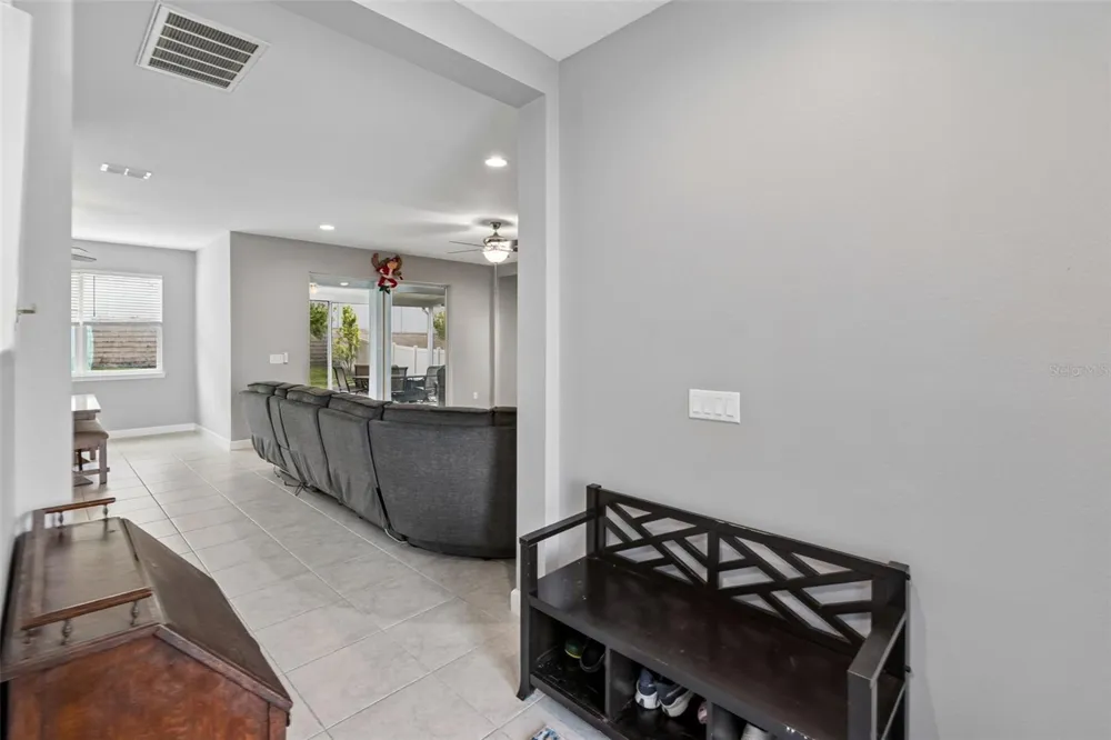 1084 CAVENDER CREEK ROAD Minneola, FL 34715