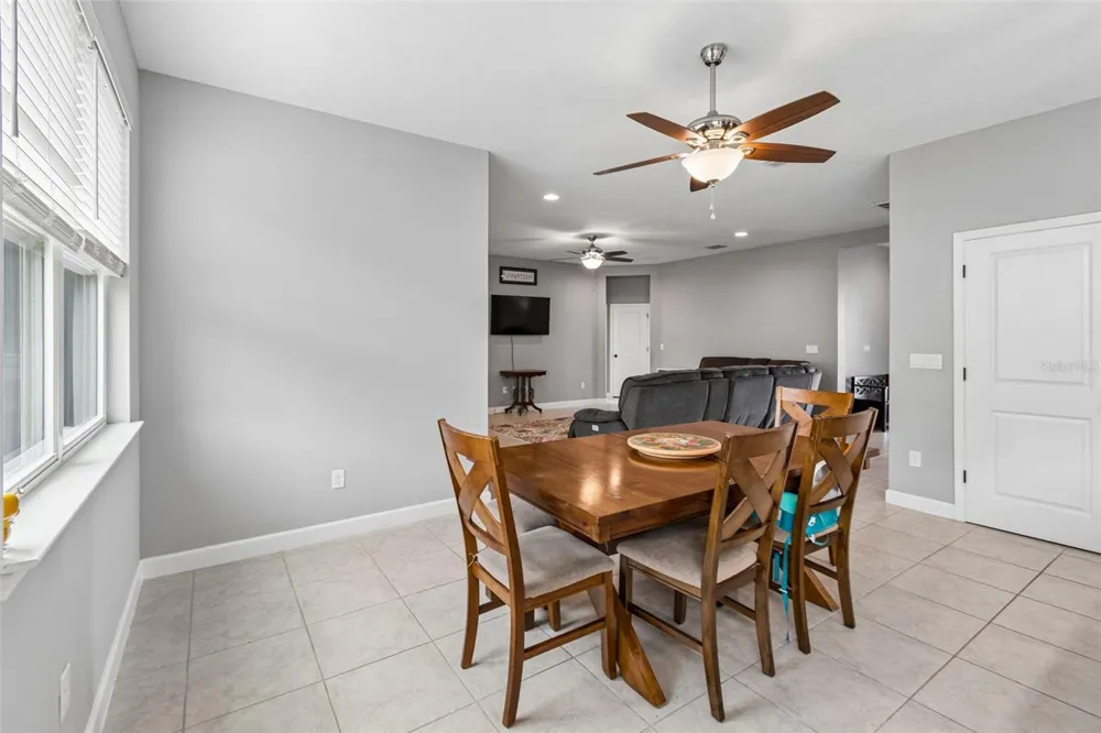 1084 CAVENDER CREEK ROAD Minneola, FL 34715