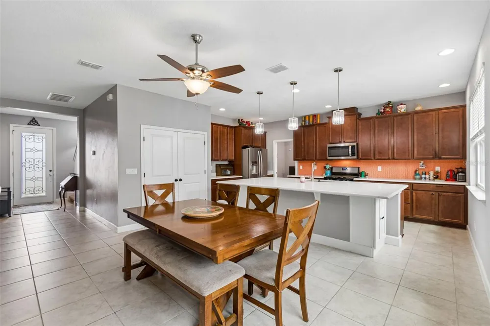 1084 CAVENDER CREEK ROAD Minneola, FL 34715