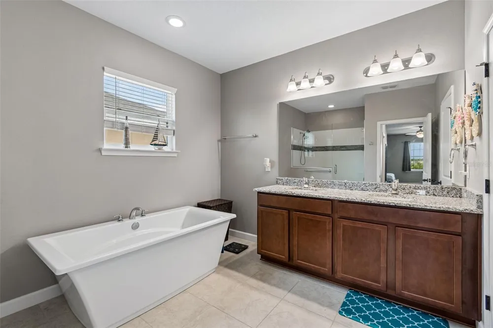 1084 CAVENDER CREEK ROAD Minneola, FL 34715