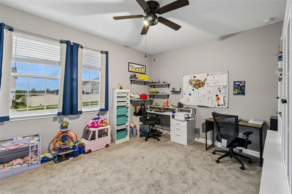 1084 CAVENDER CREEK ROAD Minneola, FL 34715