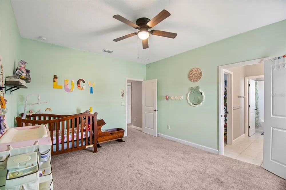 1084 CAVENDER CREEK ROAD Minneola, FL 34715