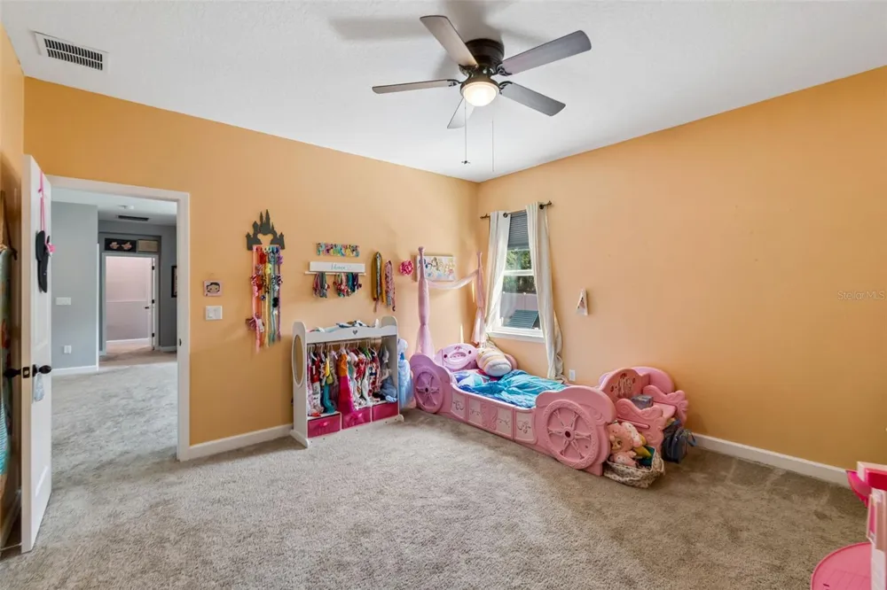 1084 CAVENDER CREEK ROAD Minneola, FL 34715