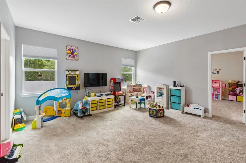 1084 CAVENDER CREEK ROAD Minneola, FL 34715
