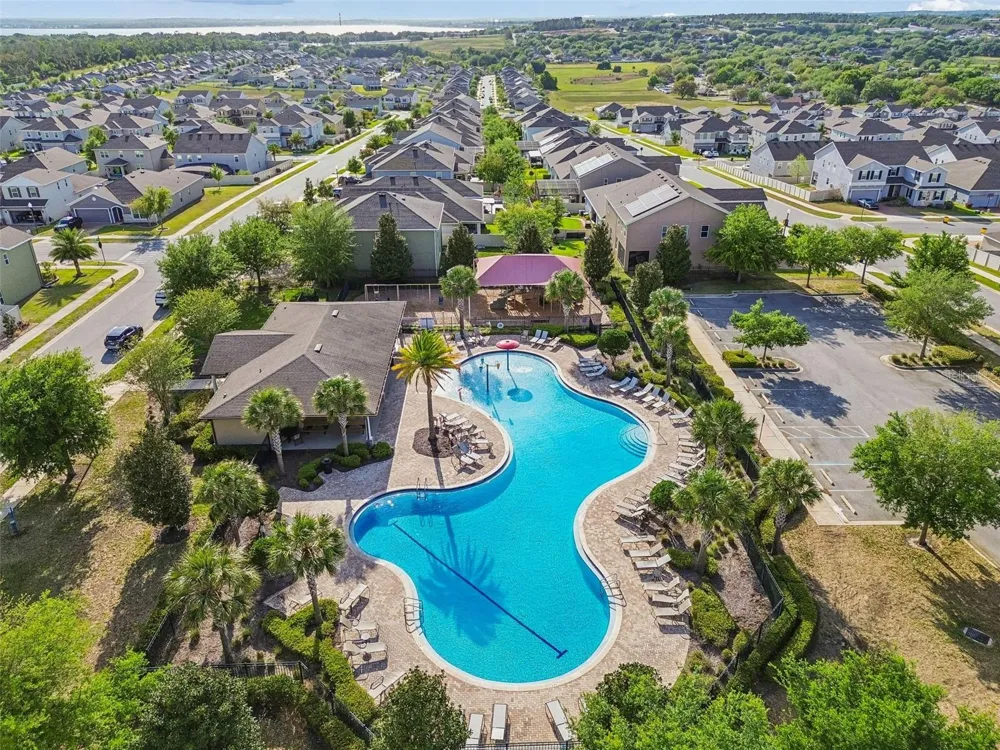 1084 CAVENDER CREEK ROAD Minneola, FL 34715
