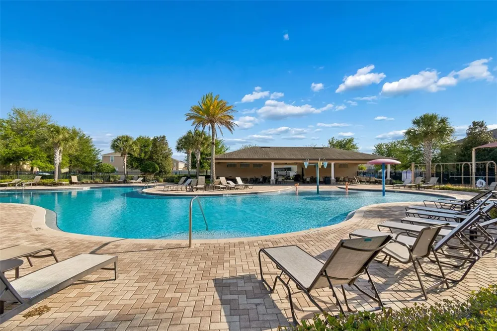 1084 CAVENDER CREEK ROAD Minneola, FL 34715