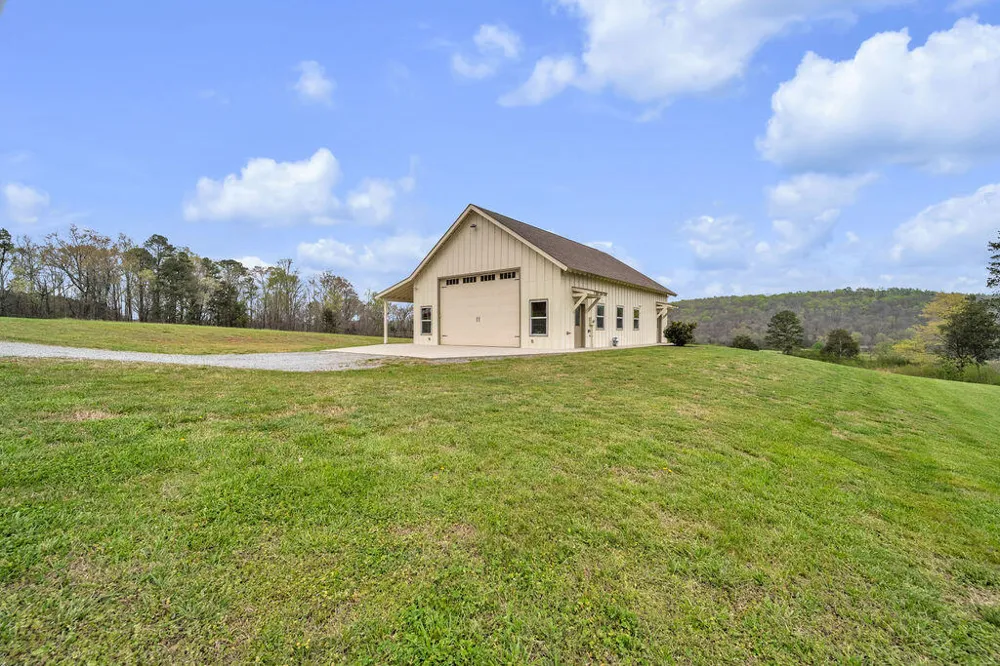 1809 County Road 50 Riceville, TN 37370