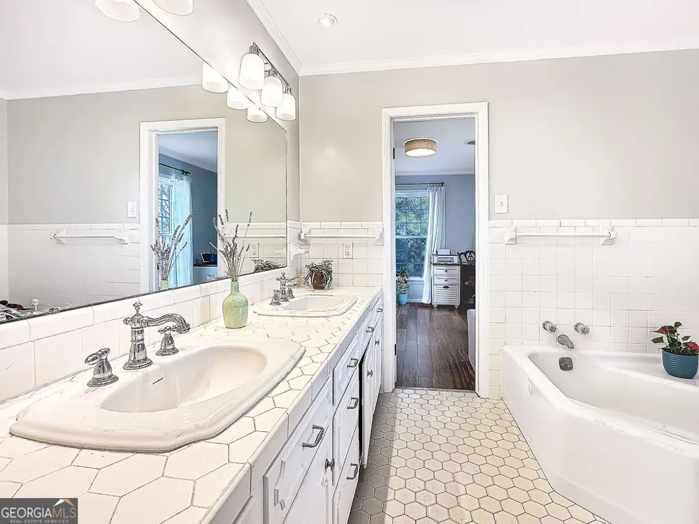 130 Apple Blossom LN Summerville, GA 30747