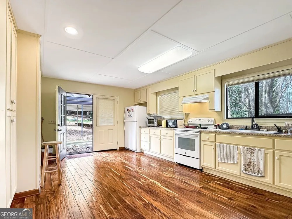130 Apple Blossom LN Summerville, GA 30747