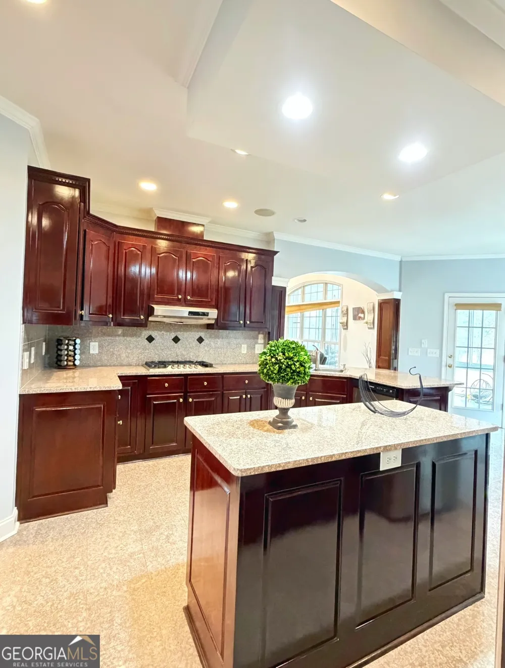 22 Savannah CIR Hawkinsville, GA 31036