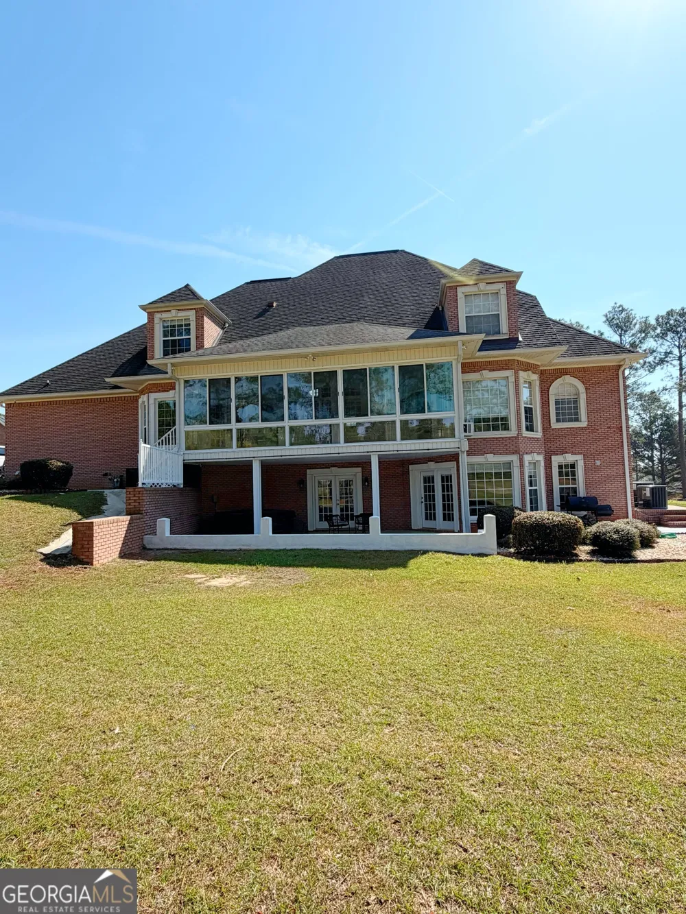 22 Savannah CIR Hawkinsville, GA 31036