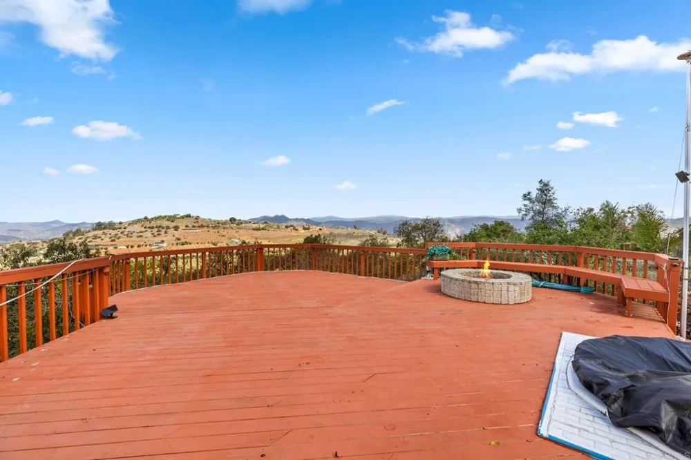 15735 Highland Valley Road Escondido, CA 92025