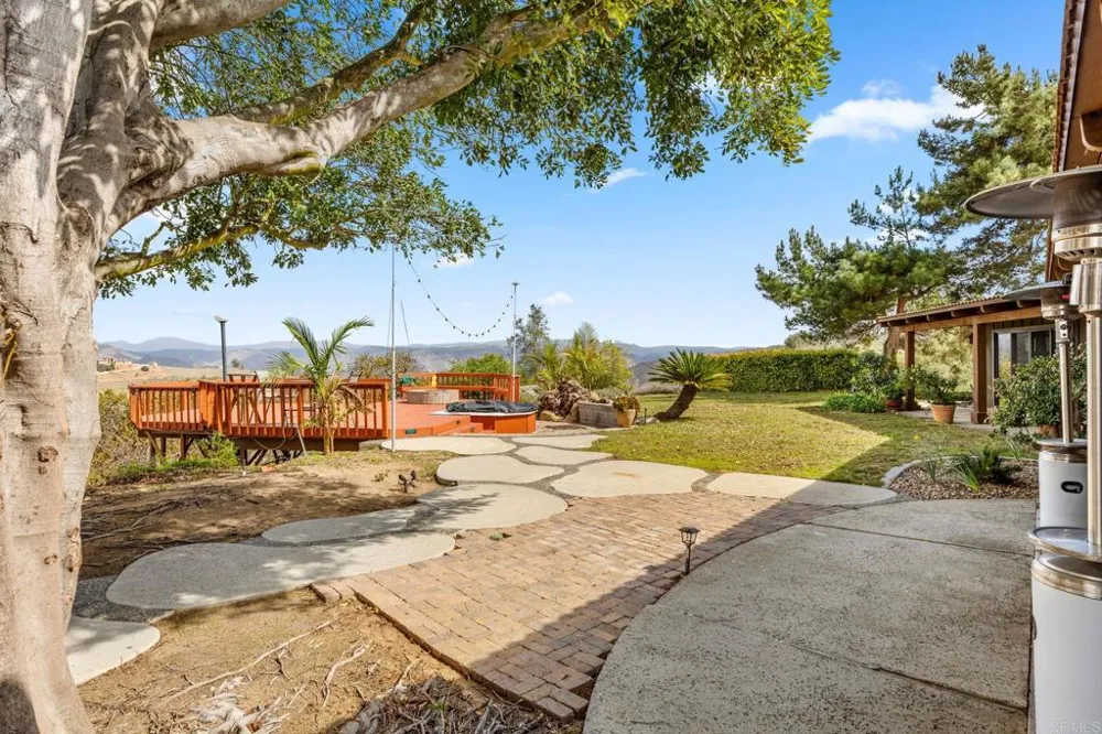 15735 Highland Valley Road Escondido, CA 92025