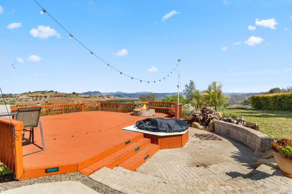 15735 Highland Valley Road Escondido, CA 92025