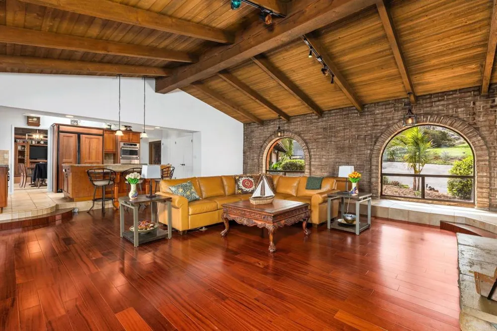15735 Highland Valley Road Escondido, CA 92025