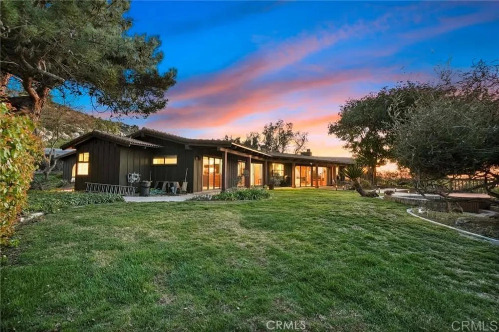 15735 Highland Valley Road Escondido, CA 92025