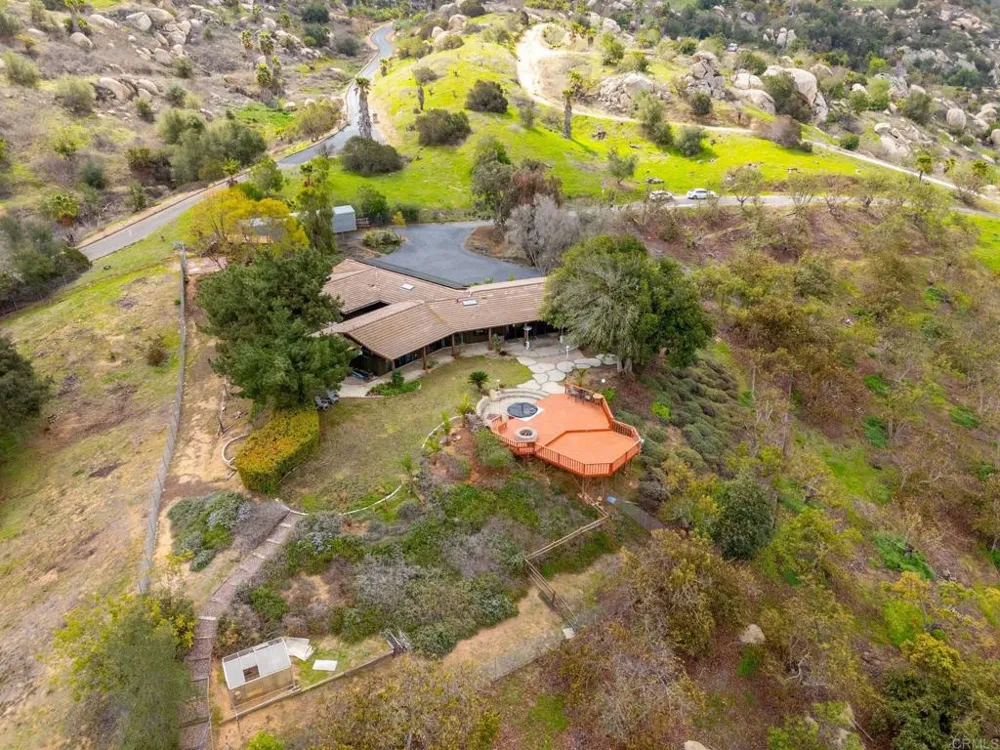 15735 Highland Valley Road Escondido, CA 92025