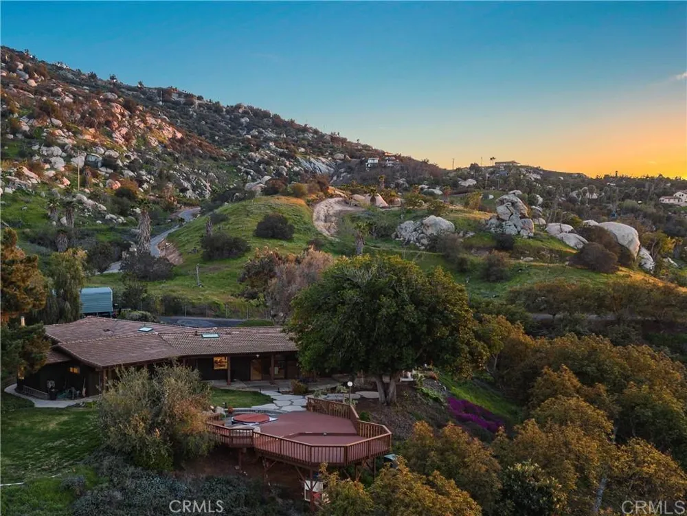 15735 Highland Valley Road Escondido, CA 92025