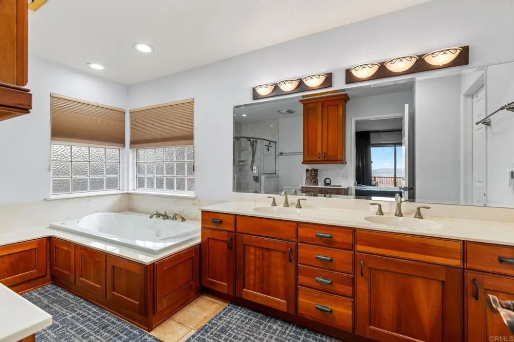 15735 Highland Valley Road Escondido, CA 92025