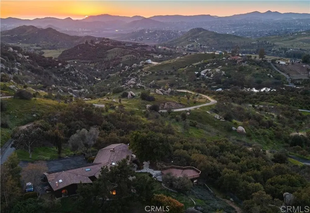 15735 Highland Valley Road Escondido, CA 92025