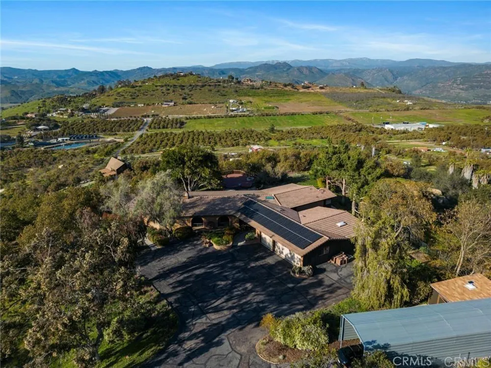15735 Highland Valley Road Escondido, CA 92025