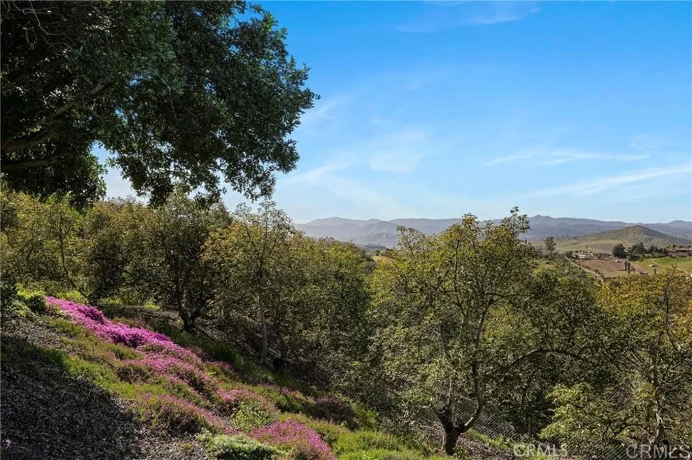 15735 Highland Valley Road Escondido, CA 92025