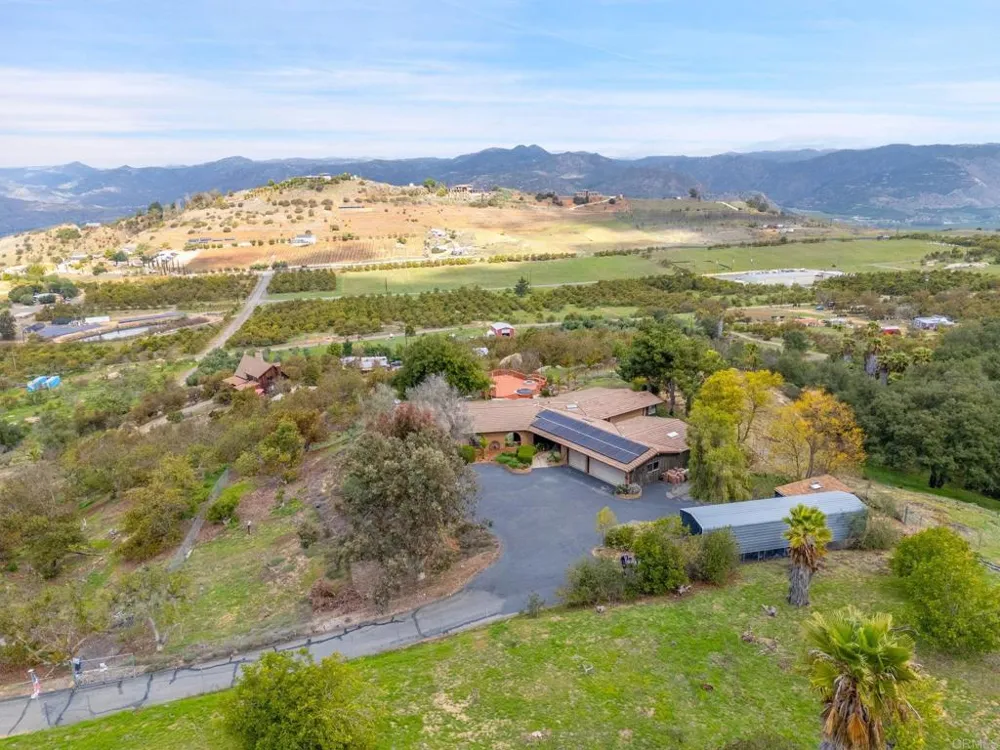 15735 Highland Valley Road Escondido, CA 92025