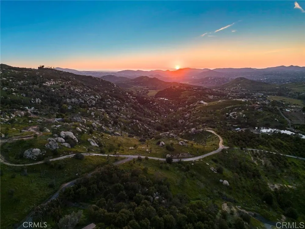 15735 Highland Valley Road Escondido, CA 92025