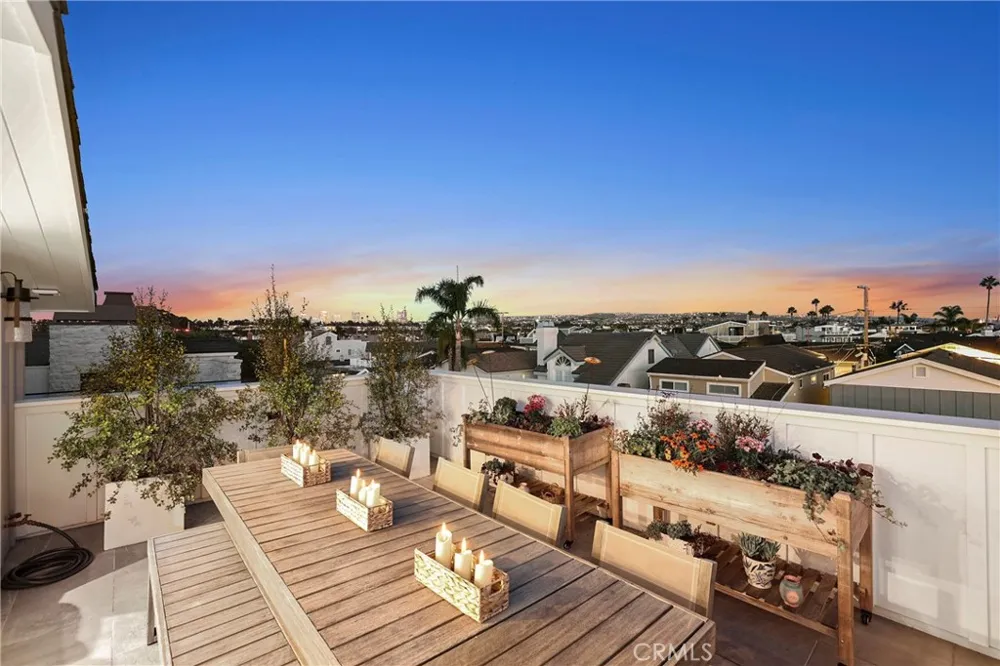 201 Opal Avenue Newport Beach, CA 92662