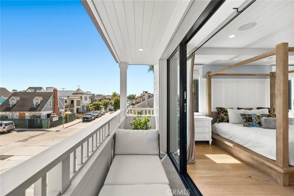 201 Opal Avenue Newport Beach, CA 92662