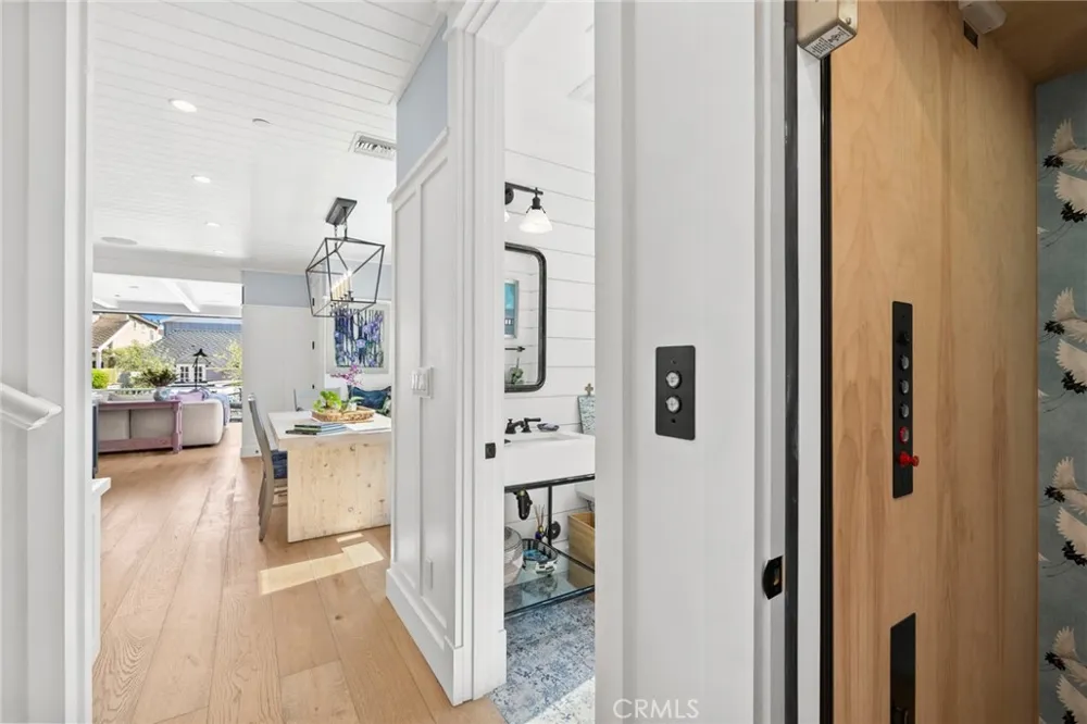 201 Opal Avenue Newport Beach, CA 92662