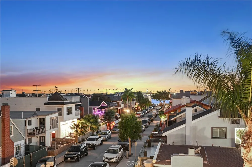 201 Opal Avenue Newport Beach, CA 92662