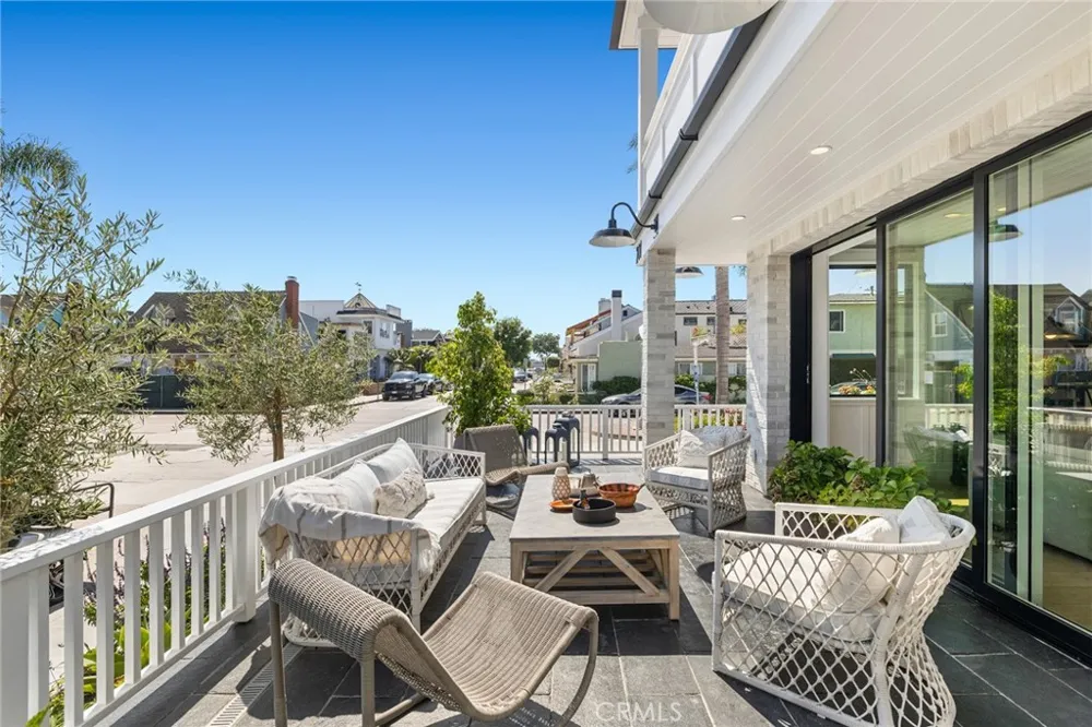 201 Opal Avenue Newport Beach, CA 92662