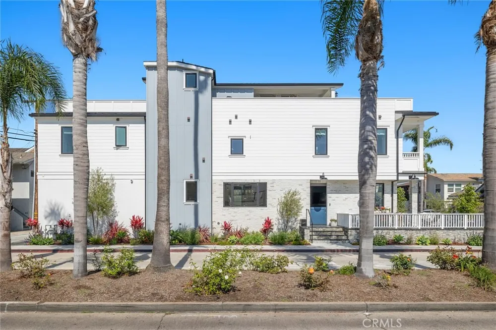 201 Opal Avenue Newport Beach, CA 92662