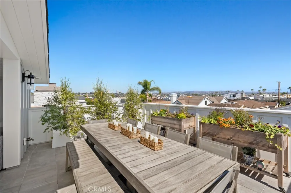 201 Opal Avenue Newport Beach, CA 92662