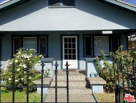 1557 W 29th Street