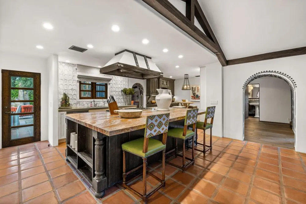 535 Belardo Road Palm Springs, CA 92262